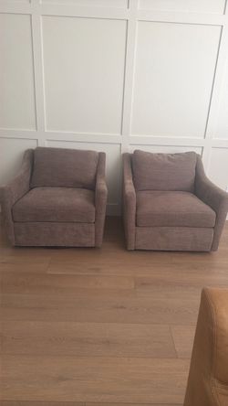 Swivel chairs (roam my Texas house)