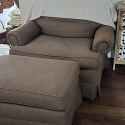 Chair With Ottoman
