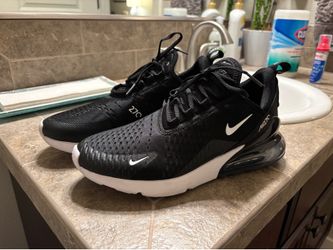 Nike Air Max 270 - Men’s size 9 (Like NEW)