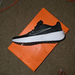 NEW Mens NIKE Interact Run Athletic Shoes 