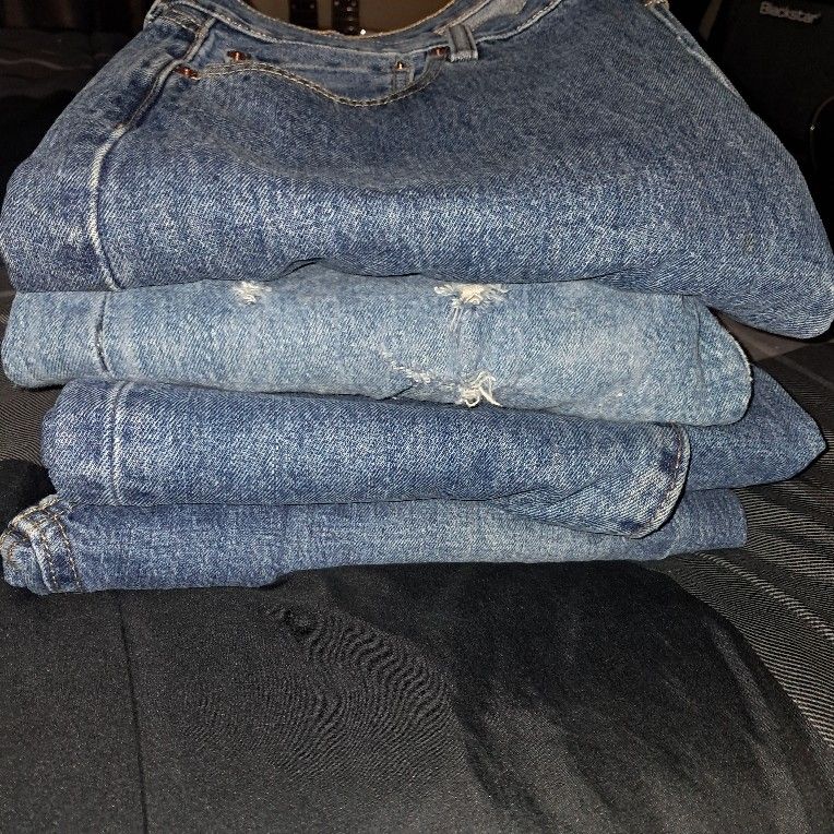 Levis 501 Bunlde Make Offers