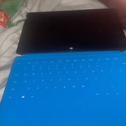 Surface Pro 2   I-5 4300 U 128 GB And Windows 10 And Keyboard