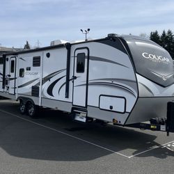 21’ Keystone Cougar 31BHKWE Travel trailer