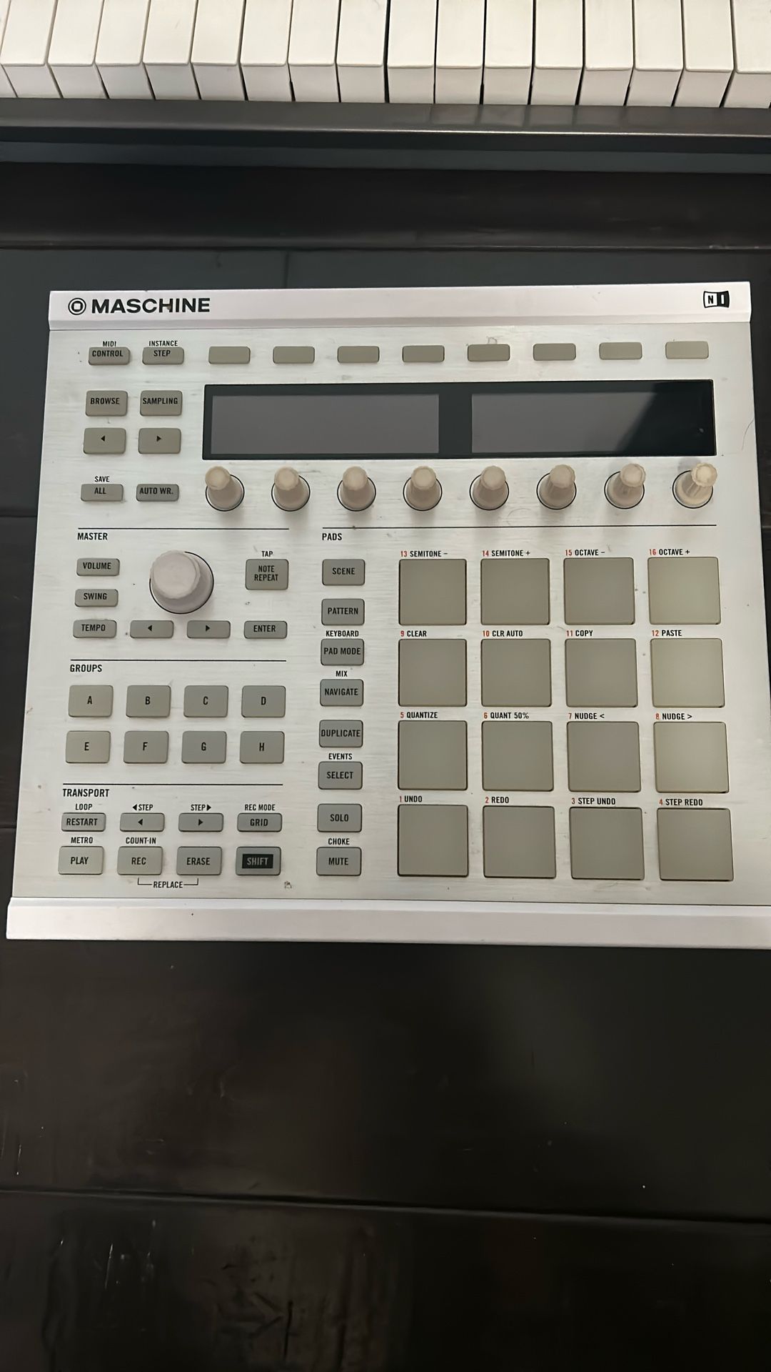 Drum Machine And Sampler
