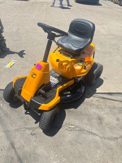 Cub Cadet 30 in. 10.5 HP Briggs and Stratton Engine 6-Speed Manual Drive Gas Rear Engine Riding Mower with Mulch Kit Included