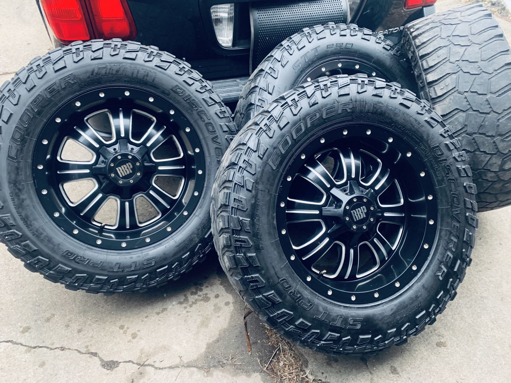 Set De Rines 20x10 De 8 Birlos Para Chevy 8x180 Solo 3 Tapas