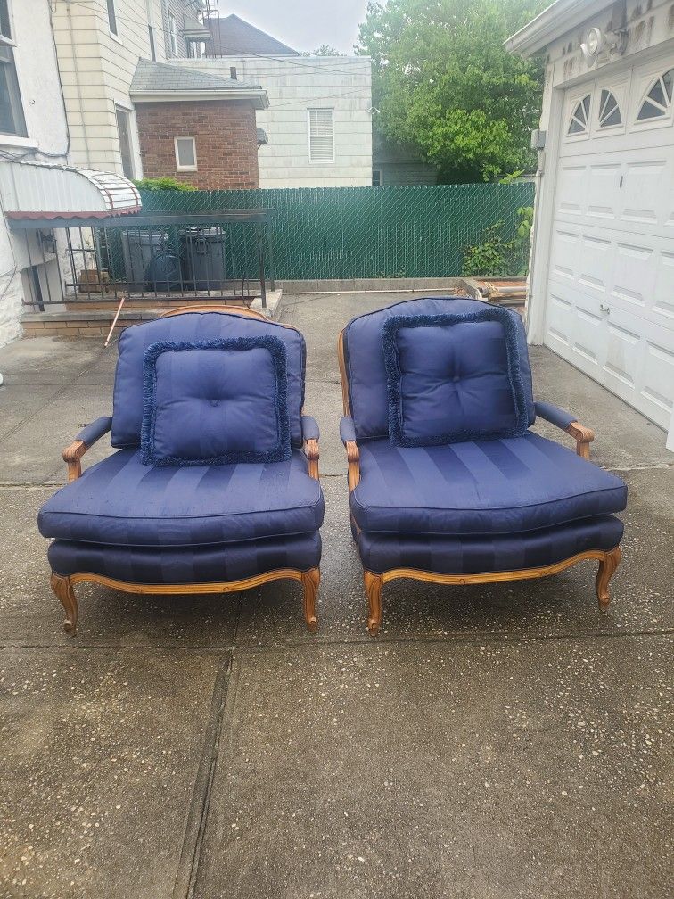 2 Beautiful Antique French Style Chairs