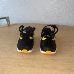 Kids Nikes Brand New 2c 