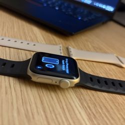 Apple Watch SE (Gen 2, With GPS) 40mm