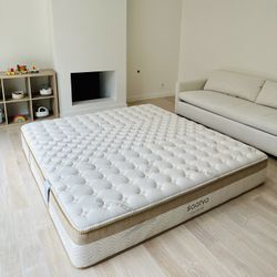 Saatva King Mattress