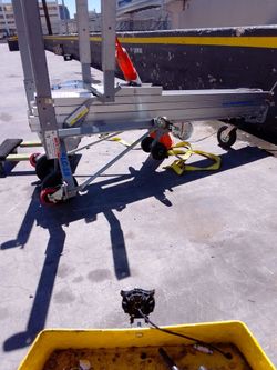 Hand Lift