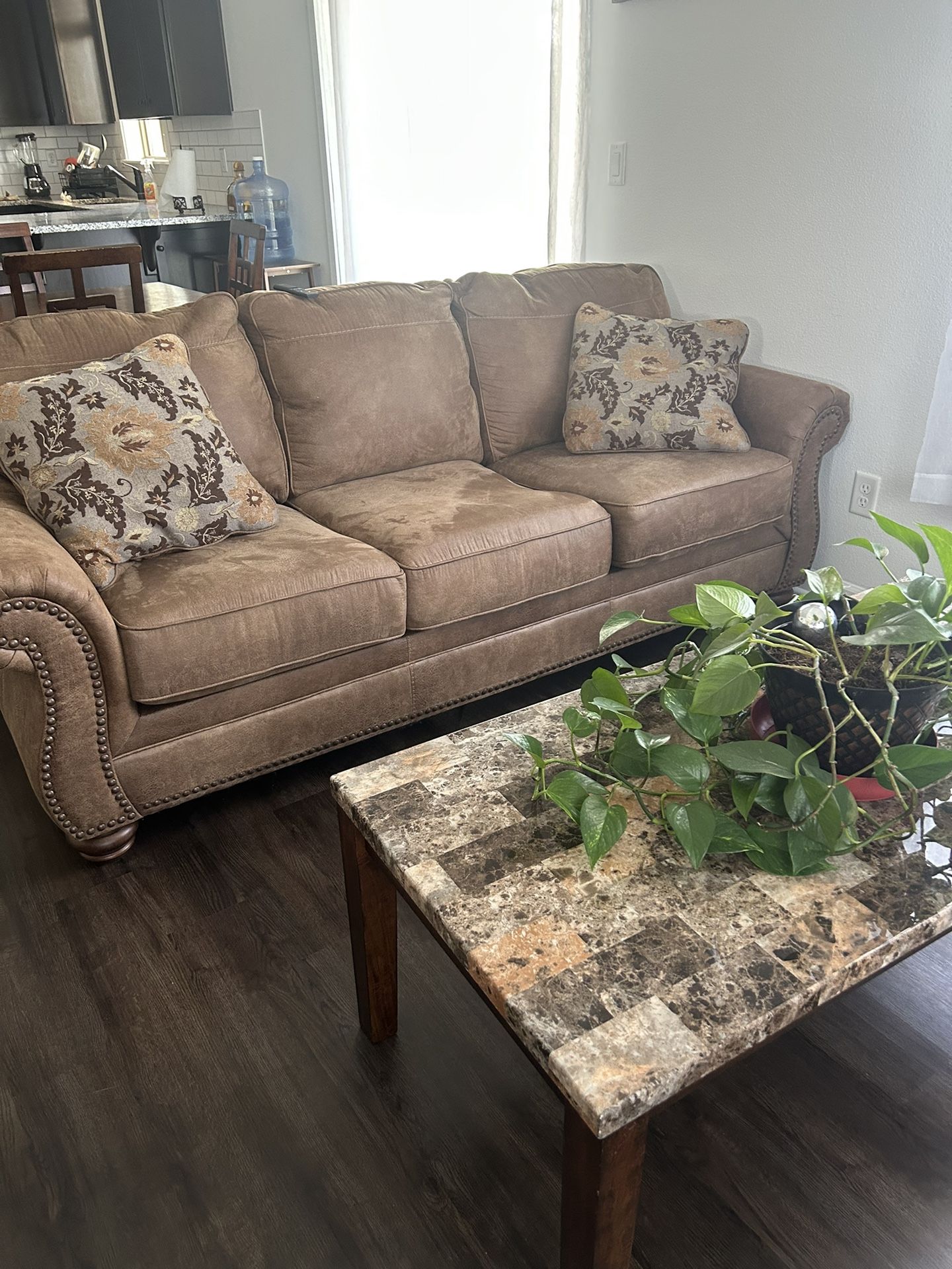 Couch/Sofas