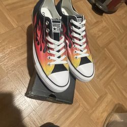 •Chuck Taylor All star Low Flame CONVERSE•