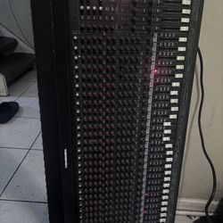 Mackie (SR32•4)VLZ