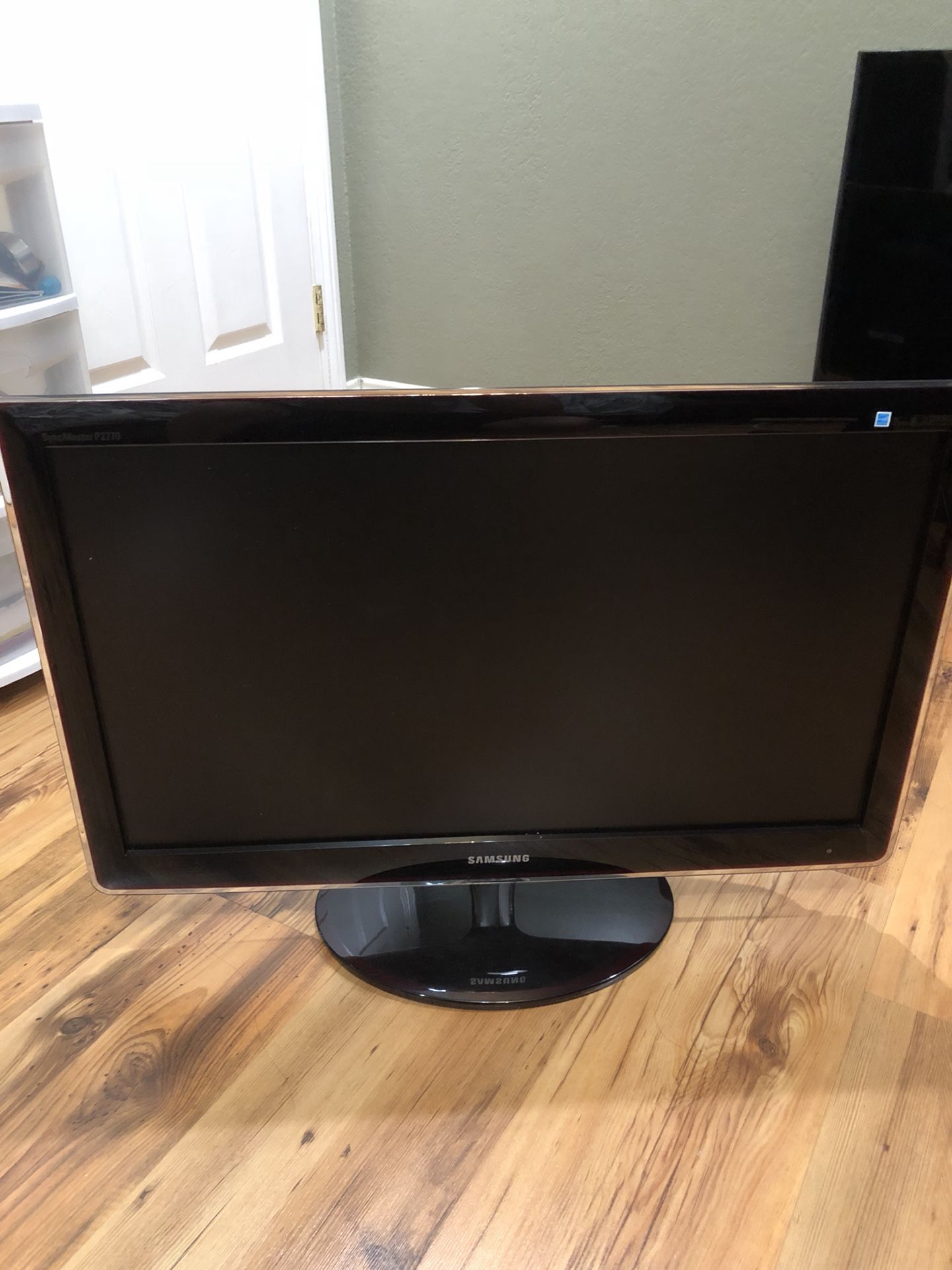 Samsung SyncMaster P2770FH 27” Widescreen LCD Monitor