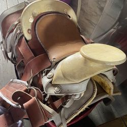 HORSE SADDLE in Excellent Condition 