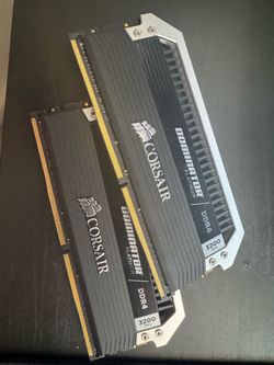 Corsair Dominator Platinum DDR4 3200MHz RAM Kit