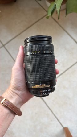 Nikon AF Nikkor 70-300mm f/4-5.6D ED Telephoto Zoom Lens