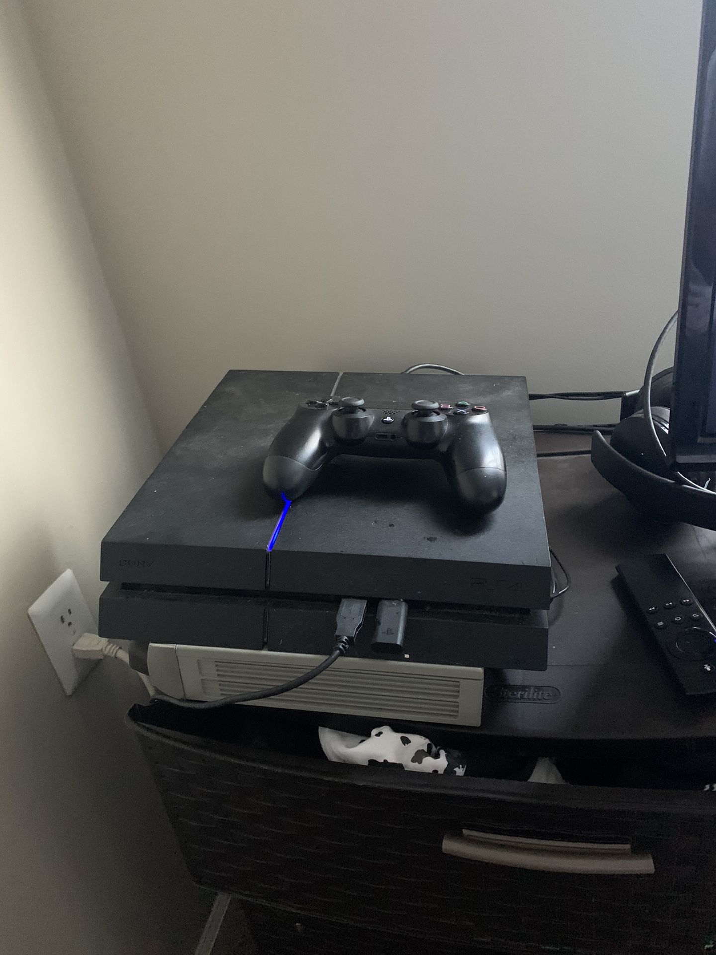 PS4 w/ controller