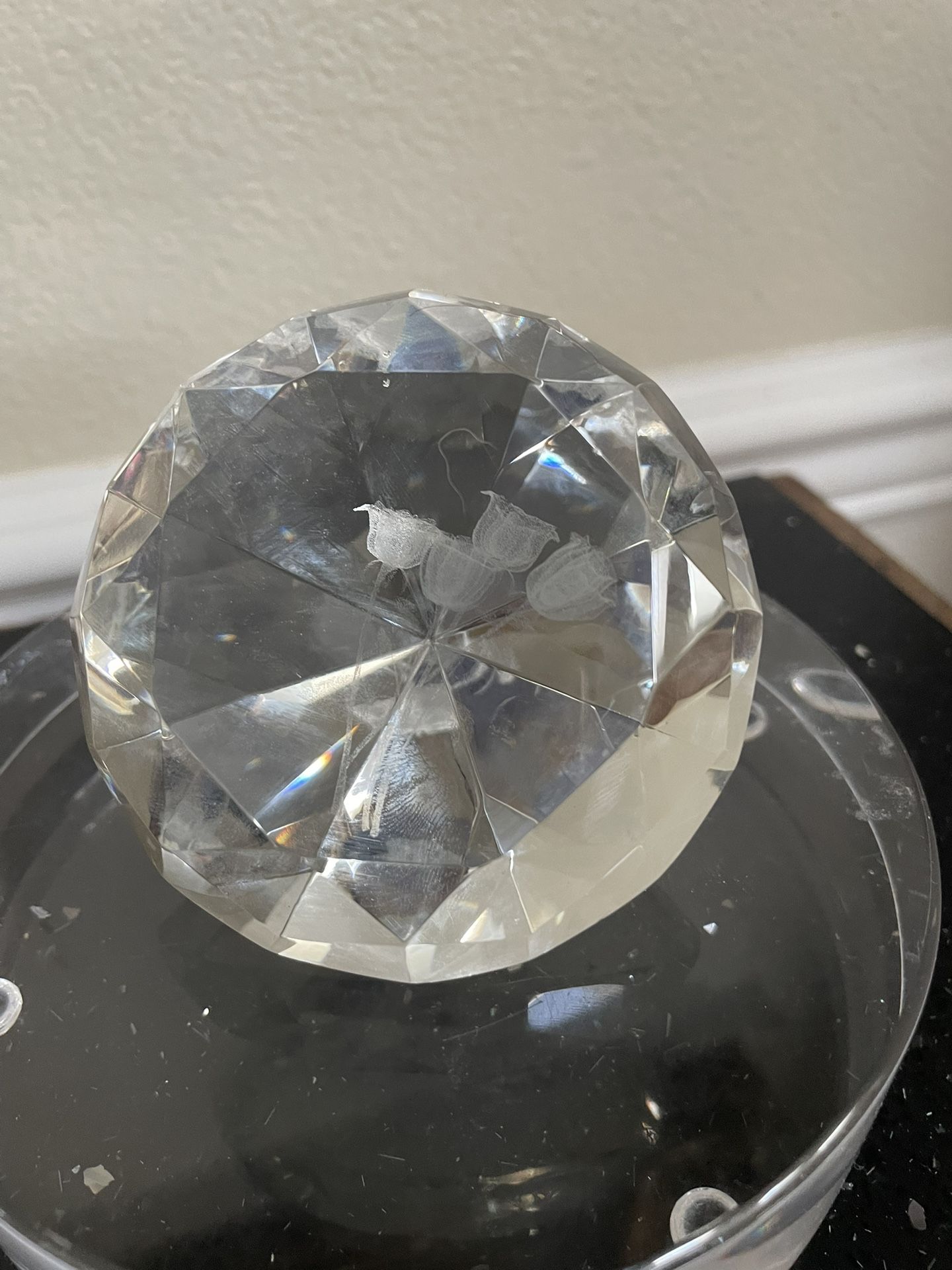 Diamond Shaped Crystal Glass Paperweight with 3D Laser Etched Roses