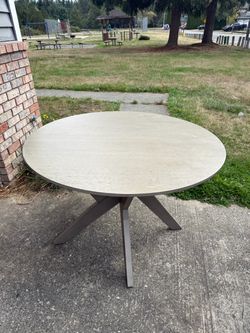 Round Table