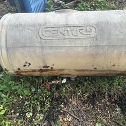Century 250 Gallon Tank 