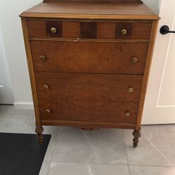 Antique 5 Drawer Dresser 