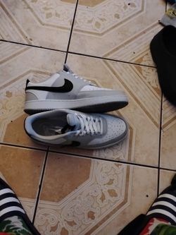 New Nike Low Tops Never Worn 