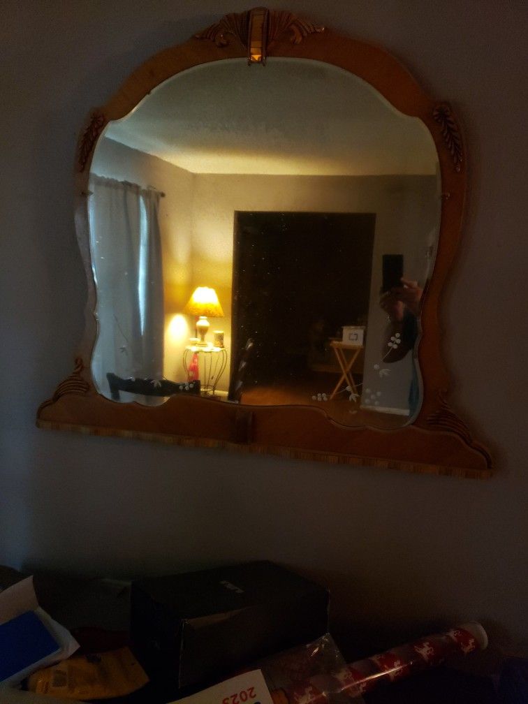 Old Fashioned Etched Mirror 
