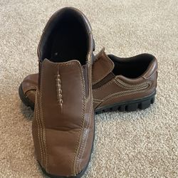 Boys Brown Dress Shoes size 4