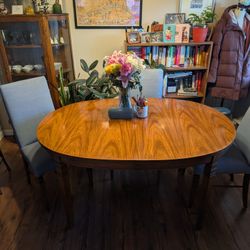 Extendable Hardwood Table And Chairs 