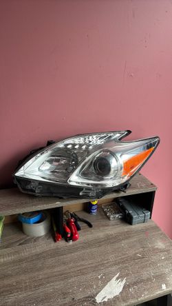 2012-2015 Toyota Prius Left Driver Side Headlight Halogen OEM
