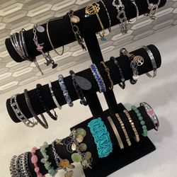 Huge Assorted Bracelet Lot Of 31