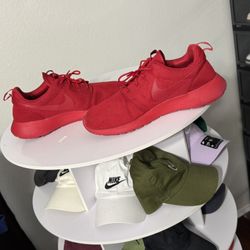 Nike Roshe One Triple Red 