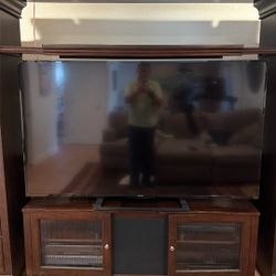 The Sony KD-70X690E (2017) is a 69.5-inch 4K HDR Smart LED TV