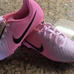 Size 4 NIKES PINK CLEATS SHOEs