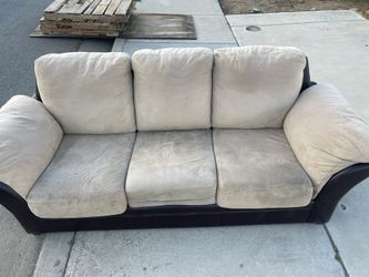 Free Couch!!