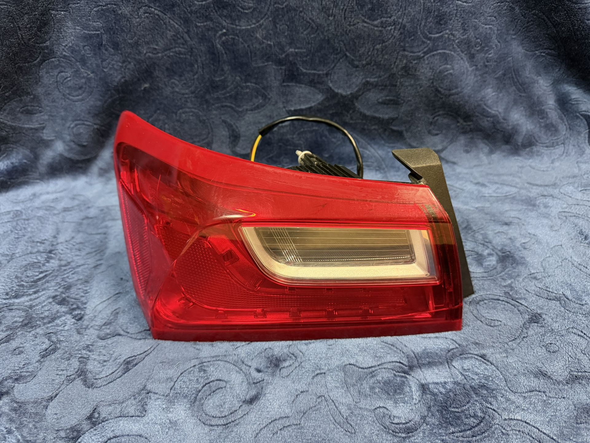Left Driver Outer Tail Light 2016-2021 Chevy Malibu Halogen LH 3-Pin Replacement