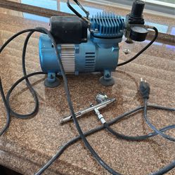airbrush and compressor, great condition