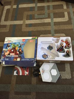 Disney Infinity starter pack 2.0 Edition With Game Disk 