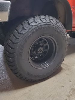 Brand New BFGoodrich KO3 33x12.5x15 Tires 15x10 wheels