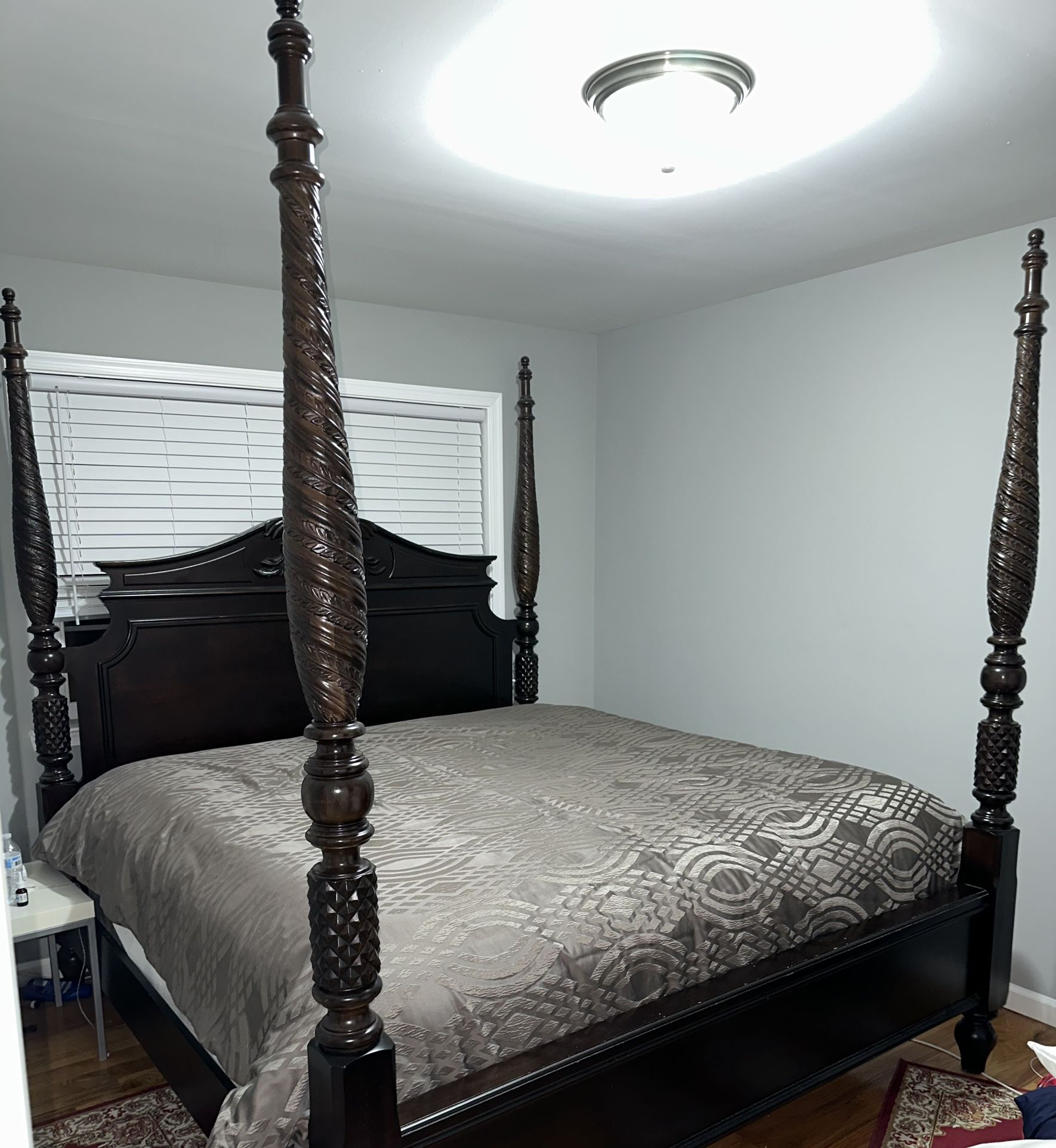 Bedroom Set Raymour & Flanigan 6 Pieces King Size