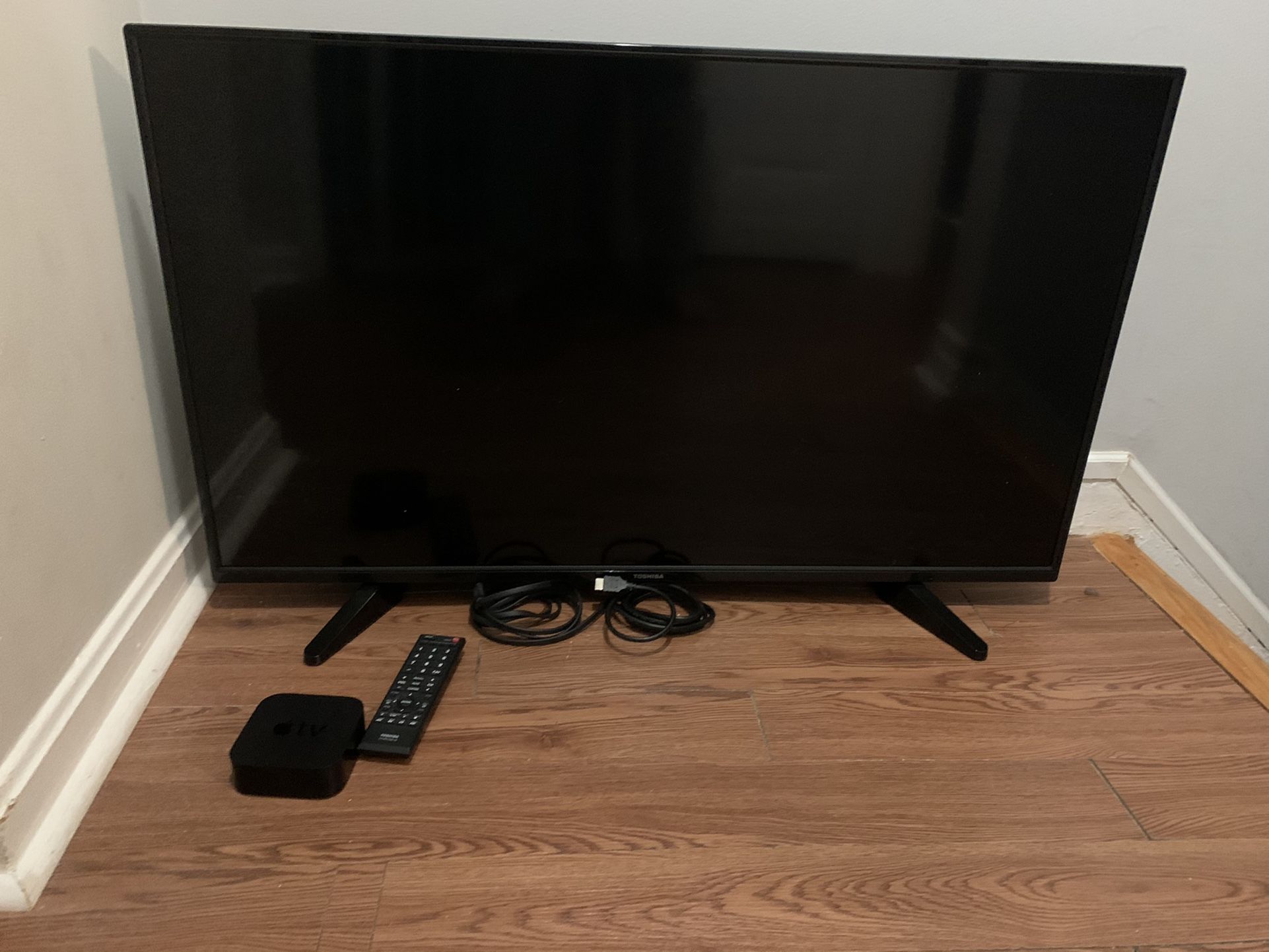 Toshiba 43” LED TV & 4th generation Apply TV