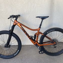 2025 Giant Stance 27.5 Small Frame(literally Like New)