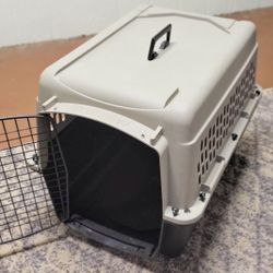 Top Paw Plastic Portable Dog Crate