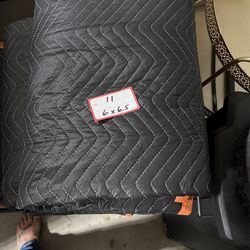 Moving Blankets -32 Pieces