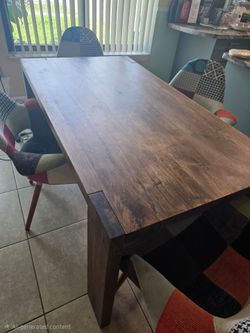Dining table with or without 4 chairs