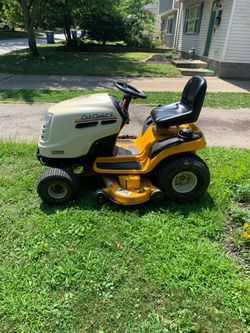 Cub Cadet LT1045 Riding Lawn Mower