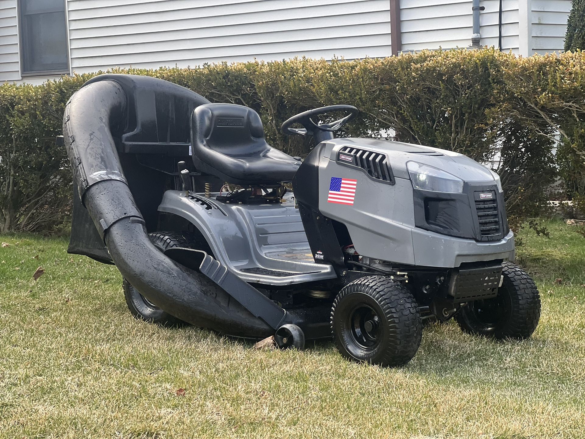 Craftsman 20HP 42” 3n1 Hydrostatic Automatic Lawn Tractor with Bagger & MORE