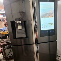 Samsung 4-Door Black Stainless Refrigerator w/Family Hub